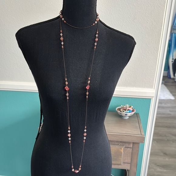 Elegant Pink Beaded Necklace - Picture 4 of 4